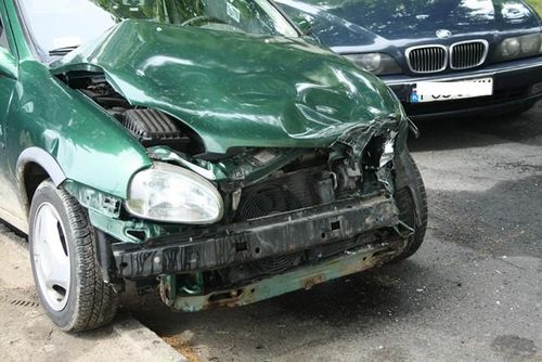 Kolizja na skrzyżowaniu - zdjęcia