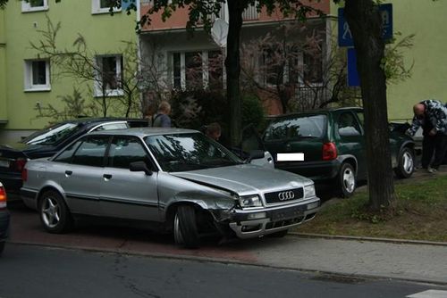 Kolizja na skrzyżowaniu - zdjęcia