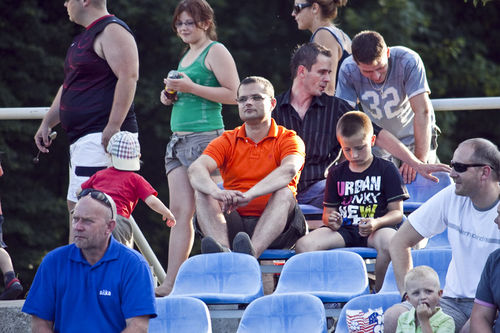 Kaskaderskie show na stadionie - fotorelacja