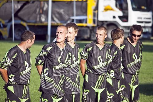 Kaskaderskie show na stadionie - fotorelacja