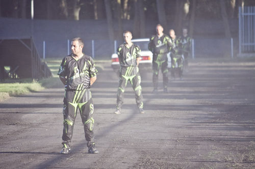 Kaskaderskie show na stadionie - fotorelacja