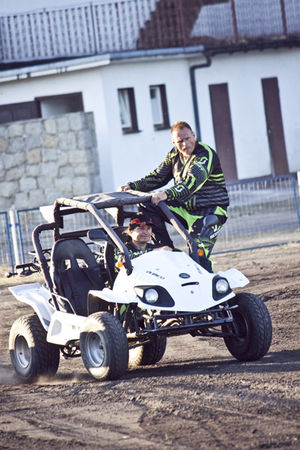 Kaskaderskie show na stadionie - fotorelacja