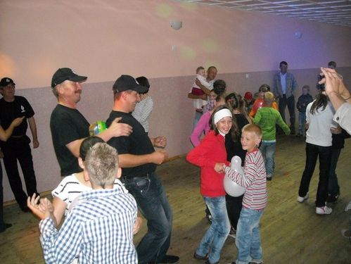 Festyn z humorem i dyskoteką - zdjęcia