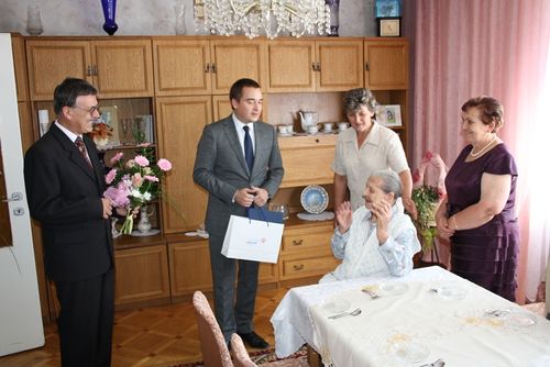 Z życzeniami u Jubilatki - zdjęcia