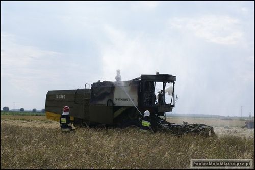 Zapalił się podczas żniw - zdjęcia