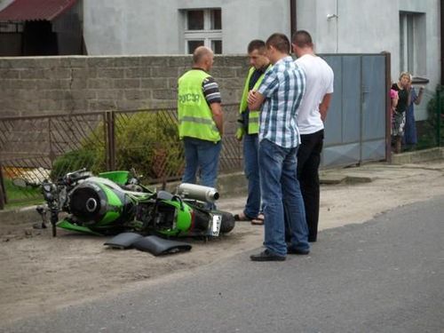 Nie zapanował nad motocyklem - zdjęcia