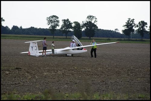 Zderzyły się dwa szybowce, pilot nie żyje -zdjęcia