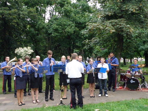 Koncert przed szpitalem - zdjęcia