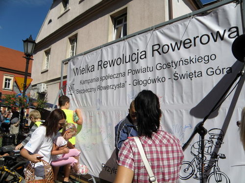 Happening z wypadkiem w tle- zdjęcia