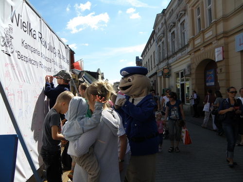 Happening z wypadkiem w tle- zdjęcia