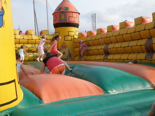 Coroczny piknik zepsuła pogoda - galeria