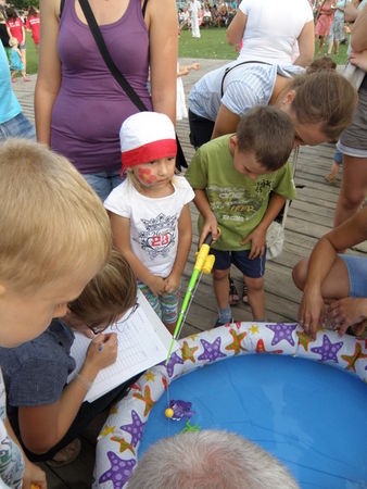 Coroczny piknik zepsuła pogoda - galeria