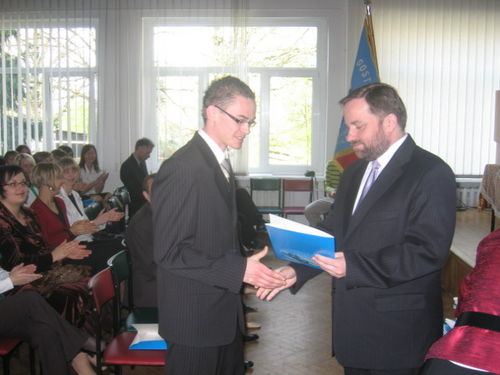 Żegnają szkołę, wrócą na maturę (galeria)