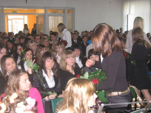 Żegnają szkołę, wrócą na maturę (galeria)