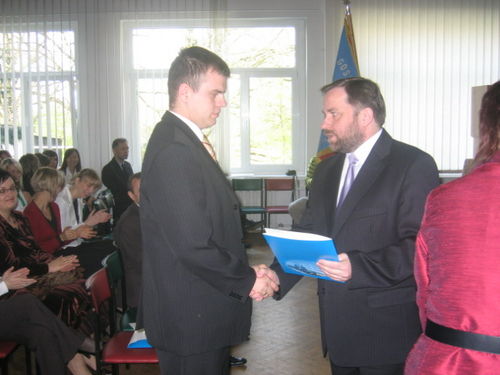 Żegnają szkołę, wrócą na maturę (galeria)
