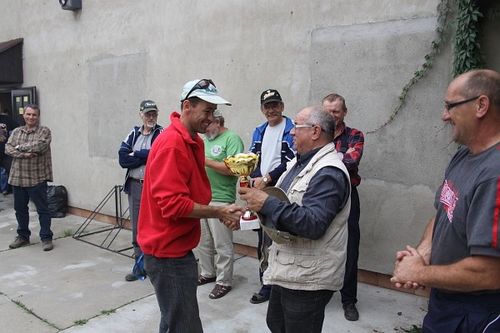 Czapki z głów przed Starostą- zdjęcia