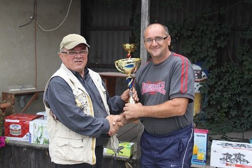 Czapki z głów przed Starostą- zdjęcia