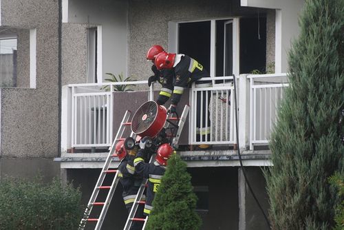 Pożar strawił mieszkanie na Górnej - zdjęcia