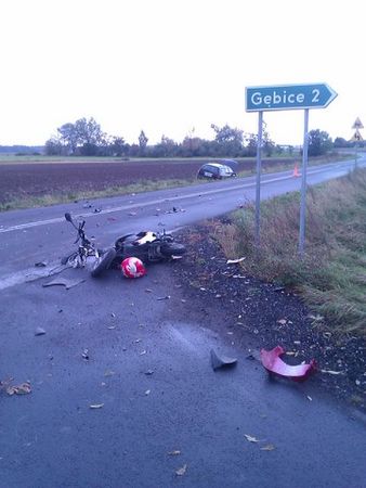 Skuterem w osobówkę - zdjęcia