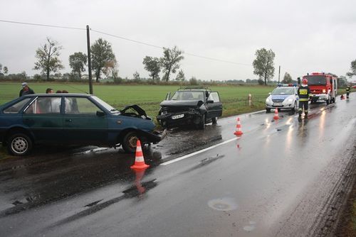 Na czołówkę podczas wyprzedzania ? zdjęcia