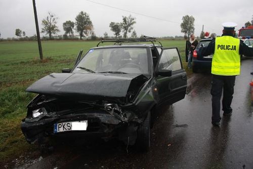 Na czołówkę podczas wyprzedzania ? zdjęcia