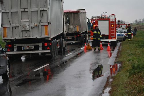 Na czołówkę podczas wyprzedzania ? zdjęcia