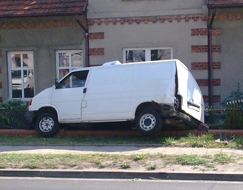 Zatrzymał się na płocie