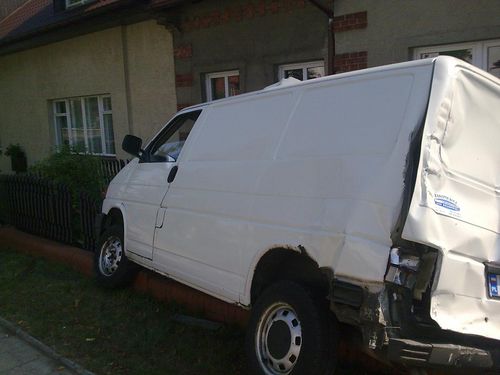 Zatrzymał się na płocie