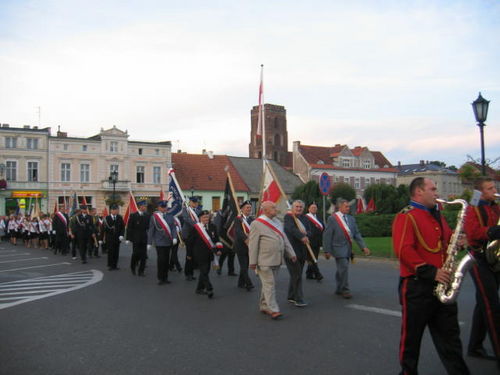 W hołdzie pomordowanym (zdjęcia)