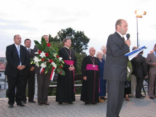 W hołdzie pomordowanym (zdjęcia)