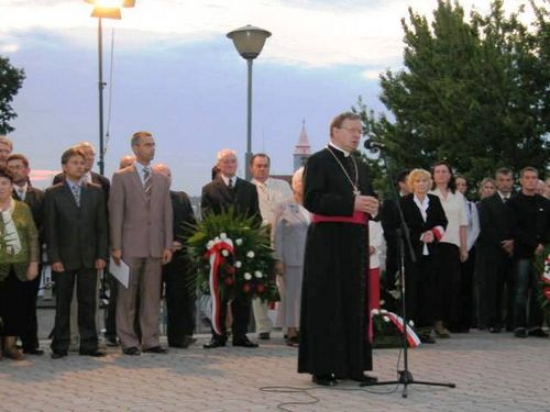 W hołdzie pomordowanym (zdjęcia)