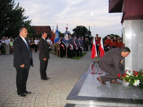 W hołdzie pomordowanym (zdjęcia)