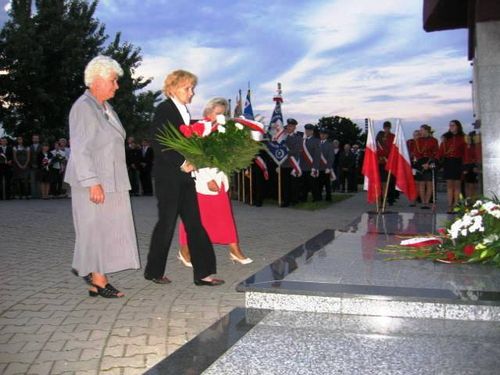 W hołdzie pomordowanym (zdjęcia)