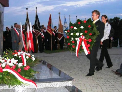 W hołdzie pomordowanym (zdjęcia)