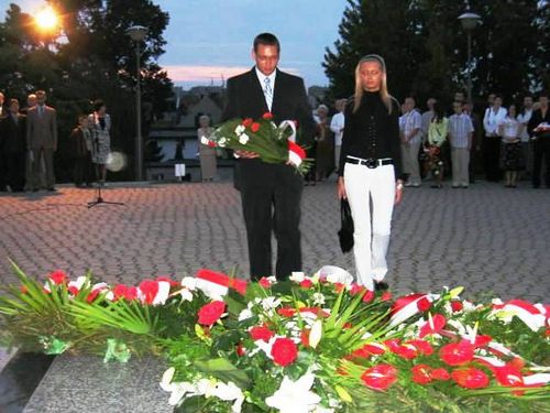 W hołdzie pomordowanym (zdjęcia)