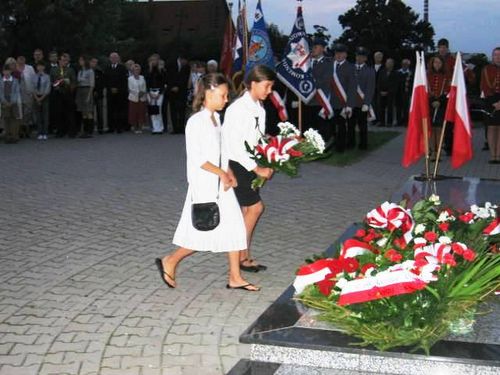 W hołdzie pomordowanym (zdjęcia)