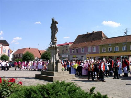  VI PREZENTACJE ZESPOŁÓW LUDOWYCH