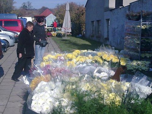 Cmentarne porządki (zdjecia)