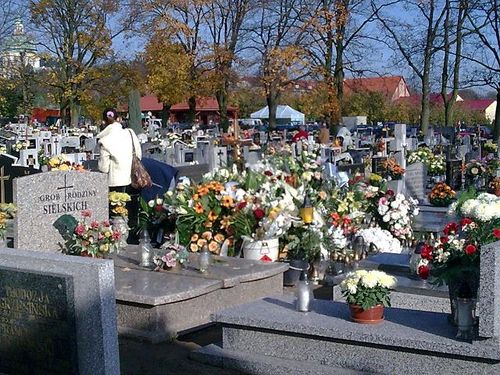 Cmentarne porządki (zdjecia)