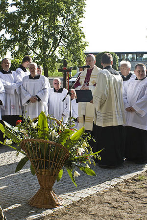 Poświęcono pomnik bł. E. Bojanowskiego