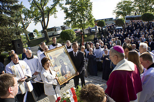 Poświęcono pomnik bł. E. Bojanowskiego