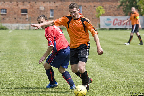Piłkarskie derby w Rokosowie - fotorelacja