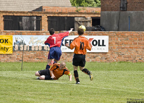 Piłkarskie derby w Rokosowie - fotorelacja