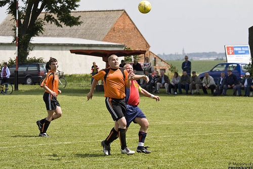Piłkarskie derby w Rokosowie - fotorelacja