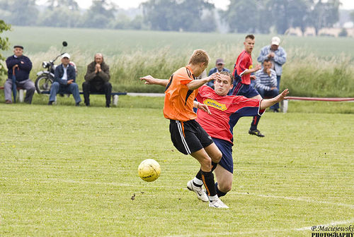 Piłkarskie derby w Rokosowie - fotorelacja