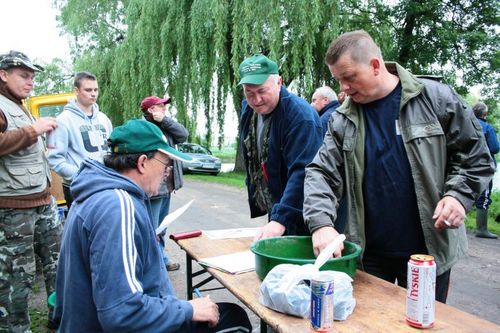 Tym razem łapali ryby - zdjęcia