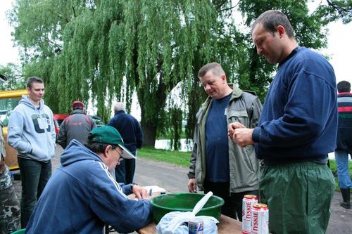 Tym razem łapali ryby - zdjęcia