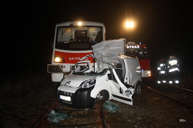 Tragedia na torach, dwie osoby nie żyją - zdjęcia