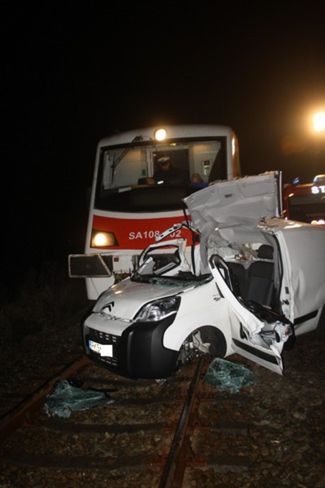 Tragedia na torach, dwie osoby nie żyją - zdjęcia