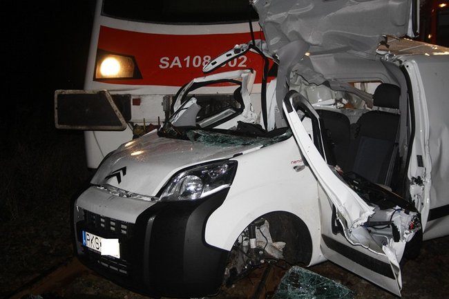 Tragedia na torach, dwie osoby nie żyją - zdjęcia